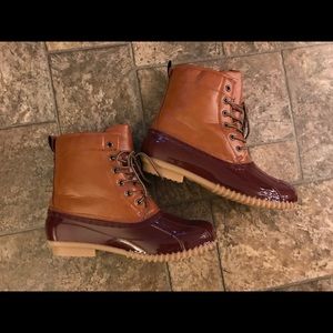 Duck boots